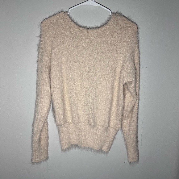American Eagle beige soft fuzzy eyelash open back cropped fit sweater size small - Picture 1 of 3